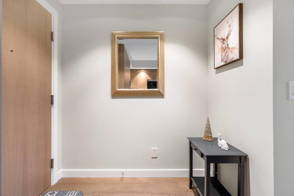 Modern Comfort At Ubc: 1Br Condo Near Campus Vancouver Esterno foto