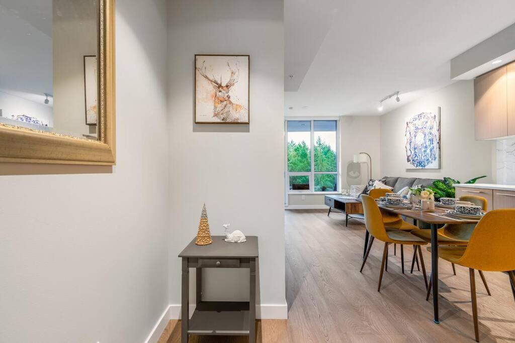 Modern Comfort At Ubc: 1Br Condo Near Campus Vancouver Esterno foto