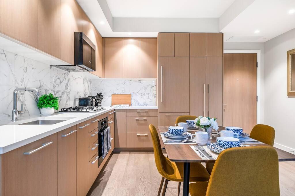 Modern Comfort At Ubc: 1Br Condo Near Campus Vancouver Esterno foto