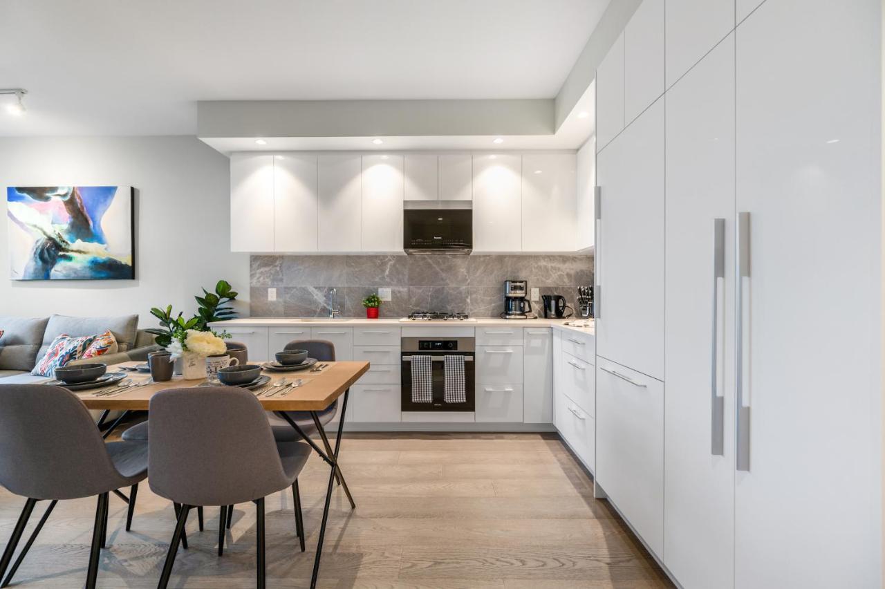 Modern Comfort At Ubc: 1Br Condo Near Campus Vancouver Esterno foto