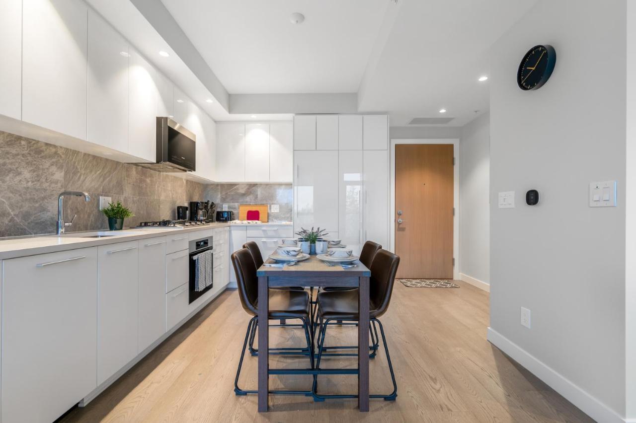 Modern Comfort At Ubc: 1Br Condo Near Campus Vancouver Esterno foto