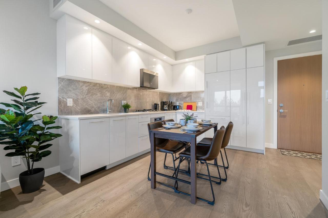 Modern Comfort At Ubc: 1Br Condo Near Campus Vancouver Esterno foto